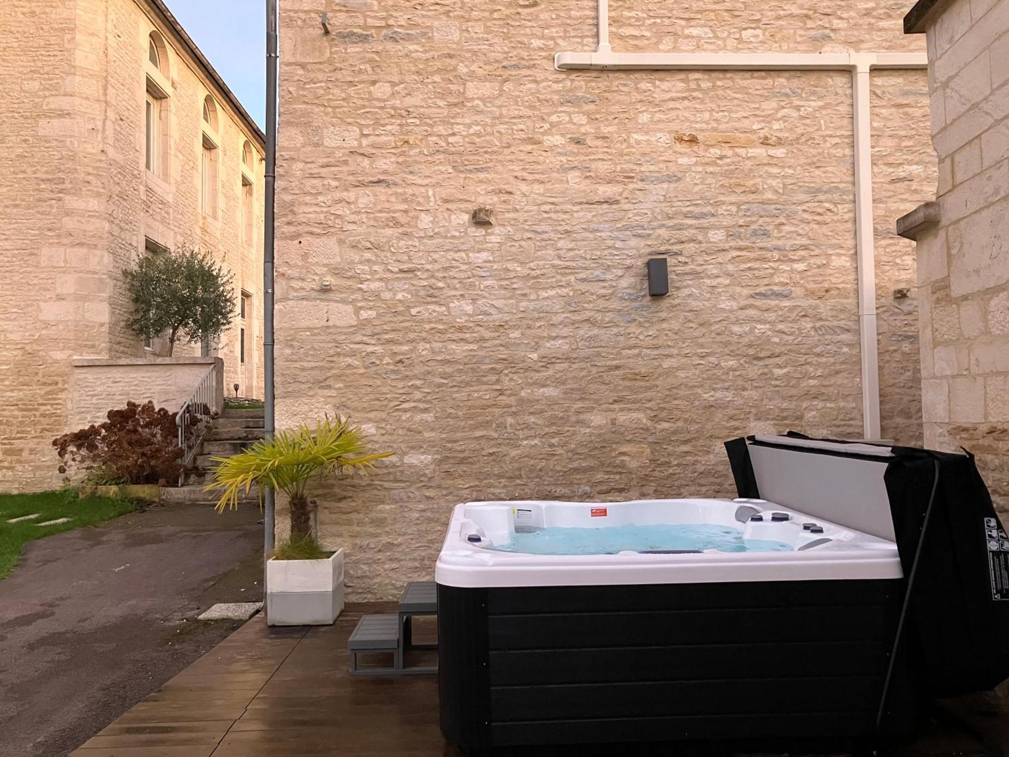 La Villa Lombardi En Champagne, Avec Piscine Privee Et Jacuzzi Les Riceys Zewnętrze zdjęcie